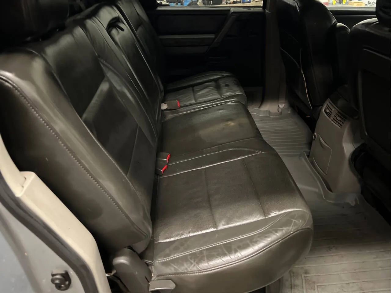 2004 Nissan Titan LE