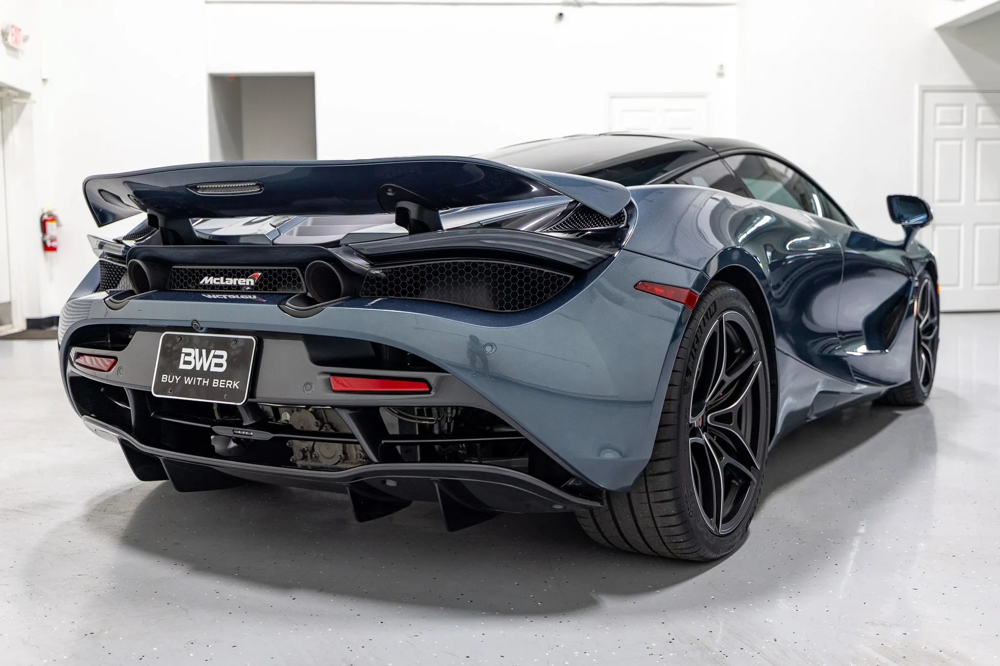 Used 2018 McLaren 720S Performance photo 26