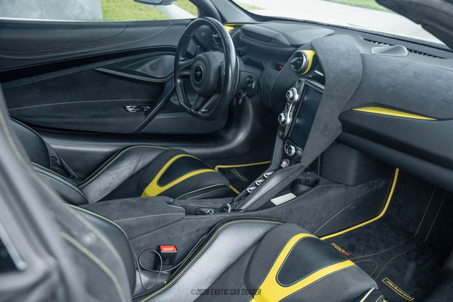 Used 2020 McLaren 720S Performance photo 24
