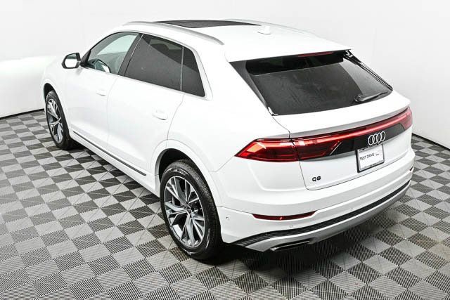 2025 Audi Q8 Premium