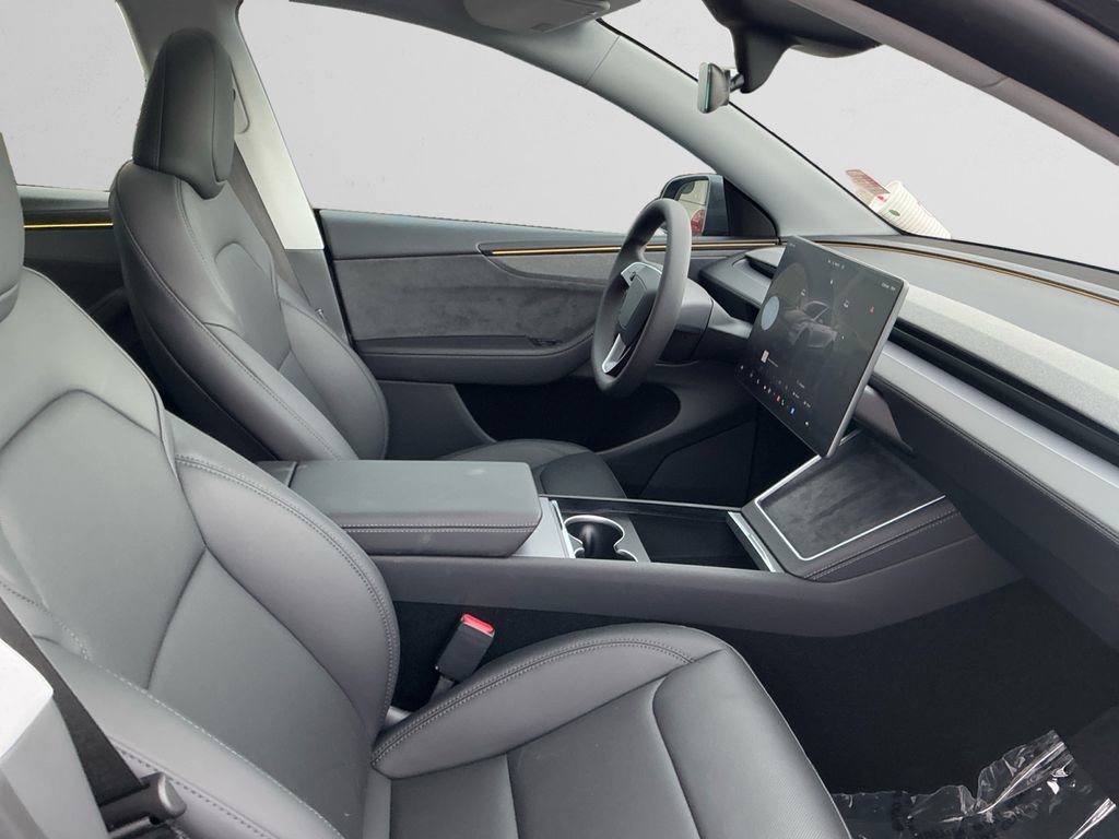 2026 Tesla Model Y 2WD