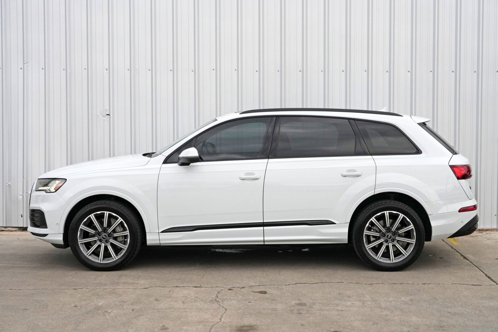 2022 Audi Q7 Premium Plus