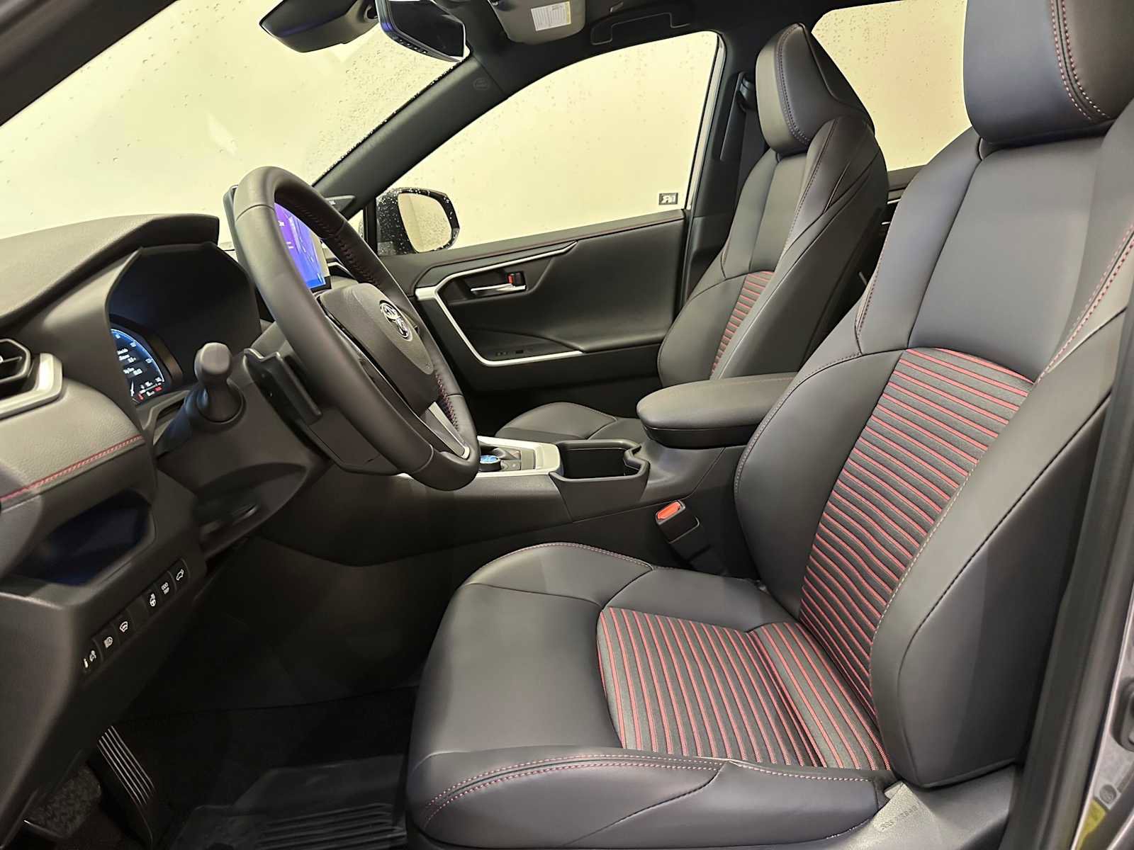 2025 Toyota RAV4 XSE