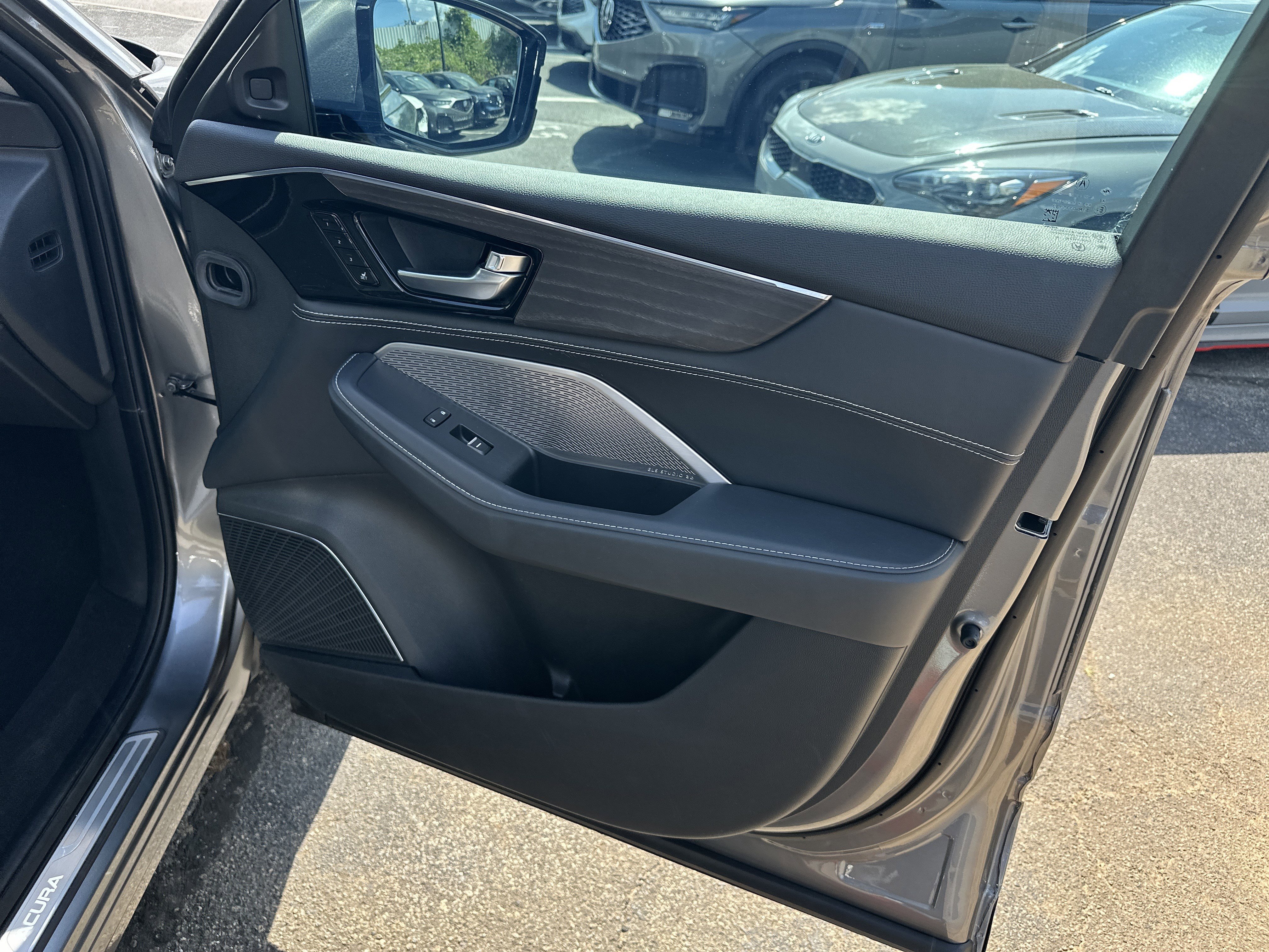 2024 Acura MDX SH-AWD w/ Advance Package