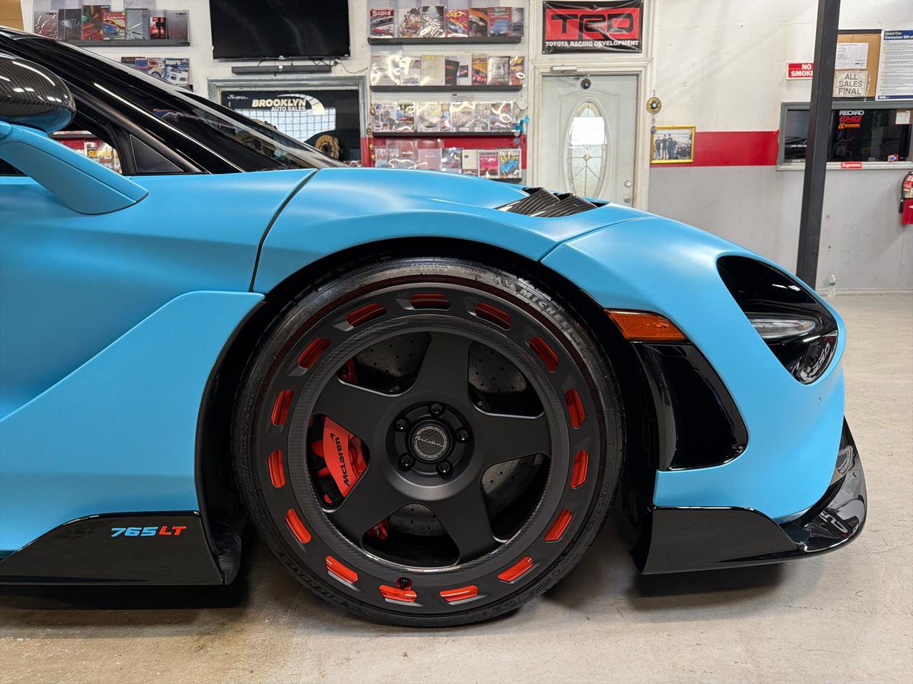 Used 2021 McLaren 765LT photo 23