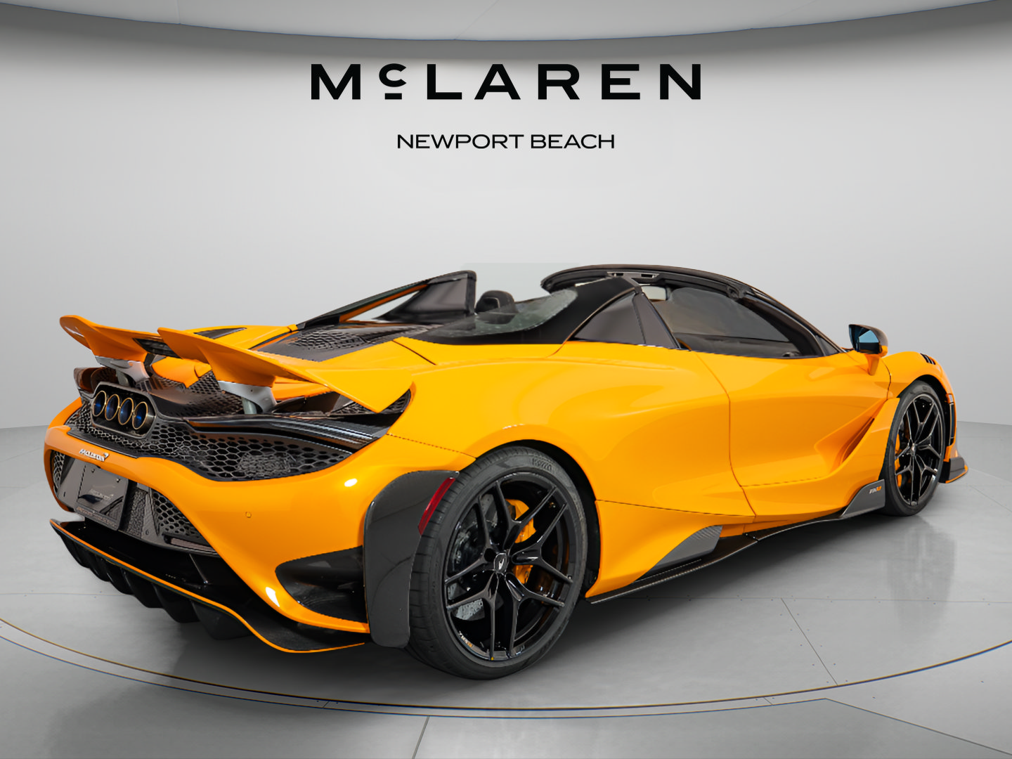 Used 2022 McLaren 765LT photo 8