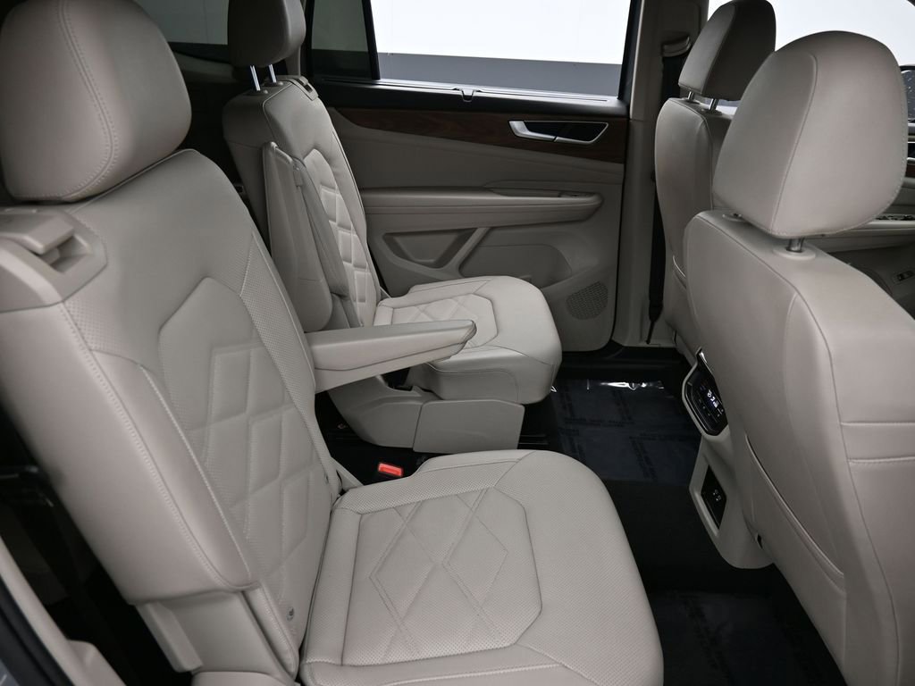 2025 Volkswagen Atlas SE