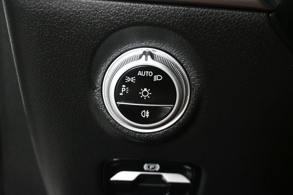 2025 Mercedes-Benz C 300 Sedan