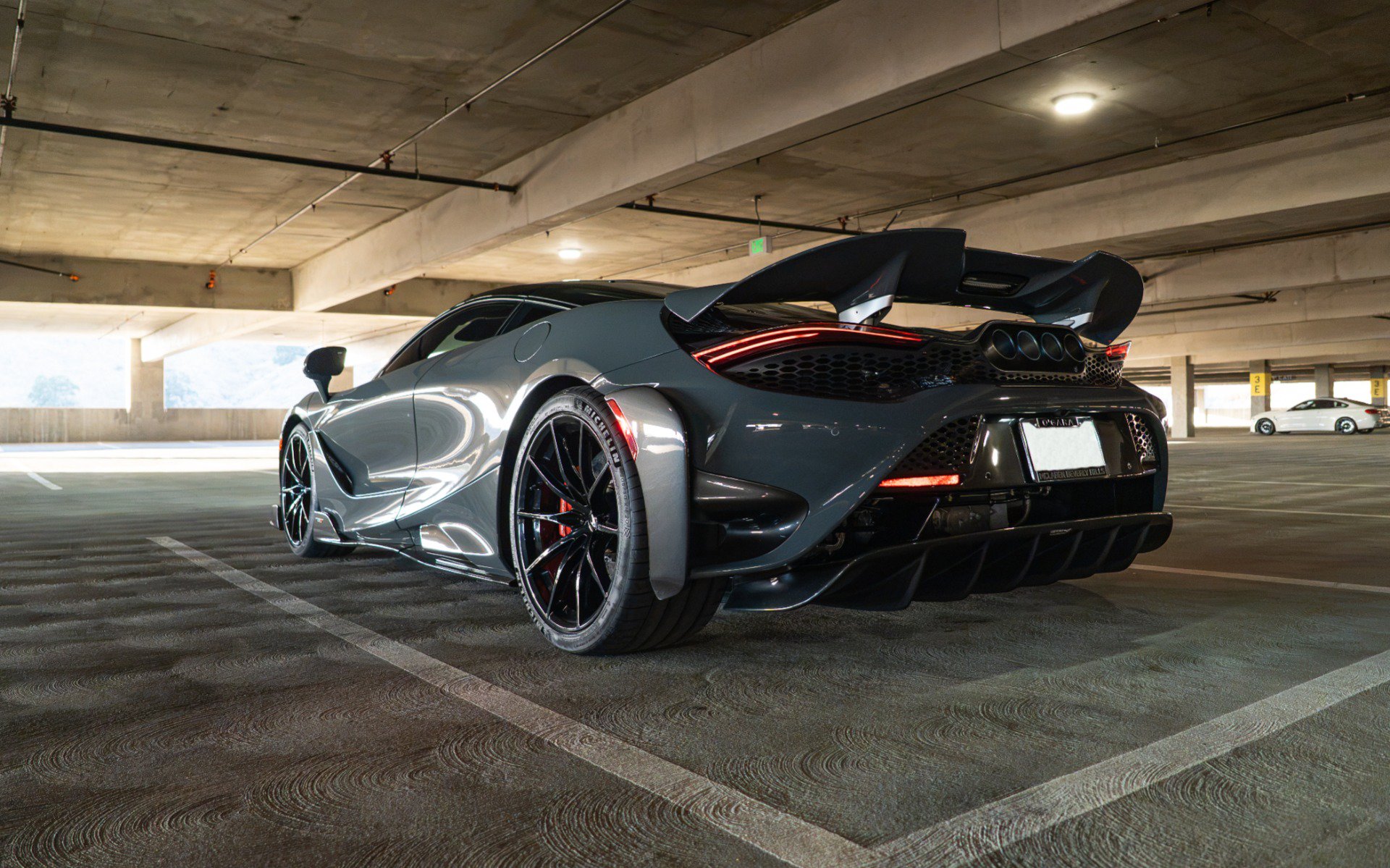 Used 2021 McLaren 765LT photo 7