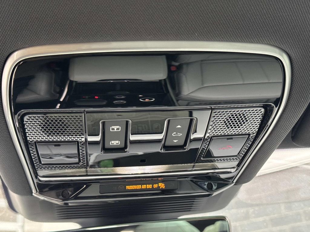 2023 Land Rover Range Rover Sport SE