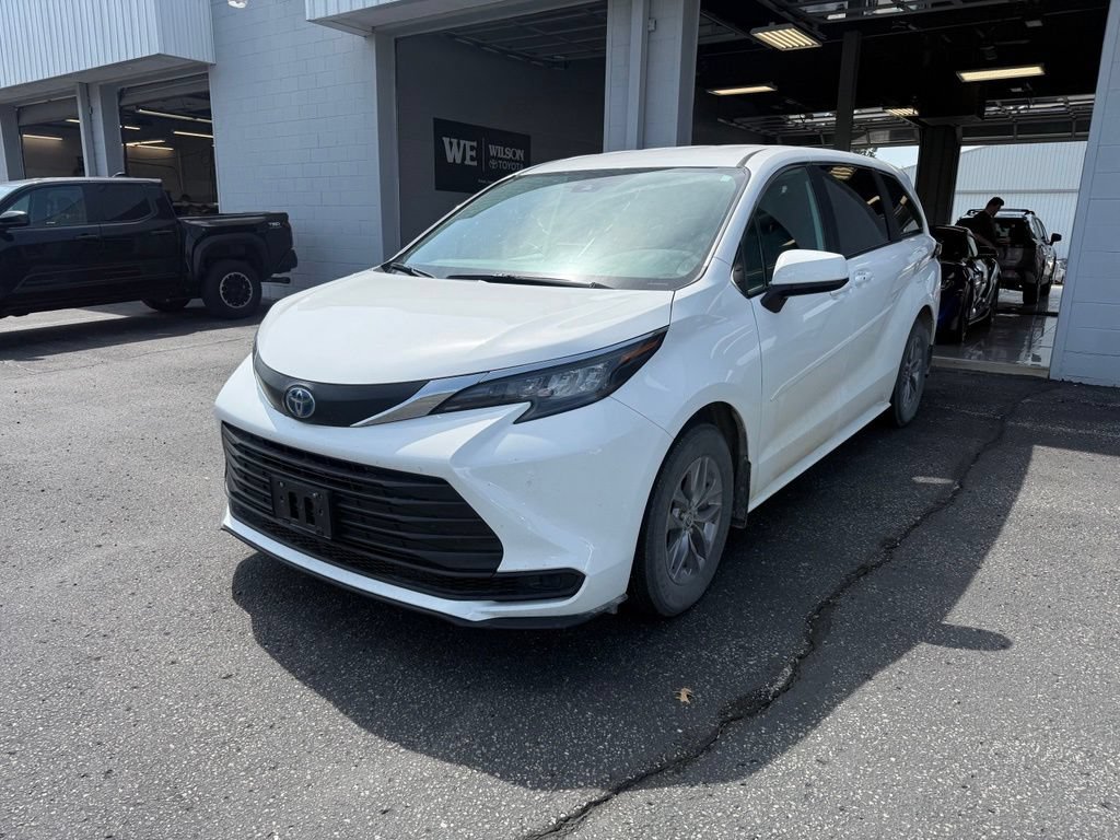 Used 2025 Toyota Sienna LE
