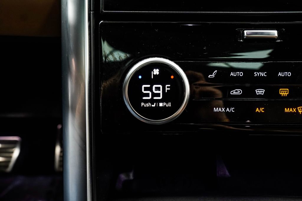 2023 Land Rover Discovery Metropolitan Edition