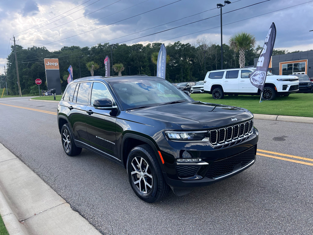 Certified 2025 Jeep Grand Cherokee Limited w/ Trailer Tow Package