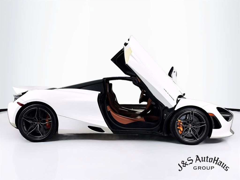 Used 2018 McLaren 720S photo 8