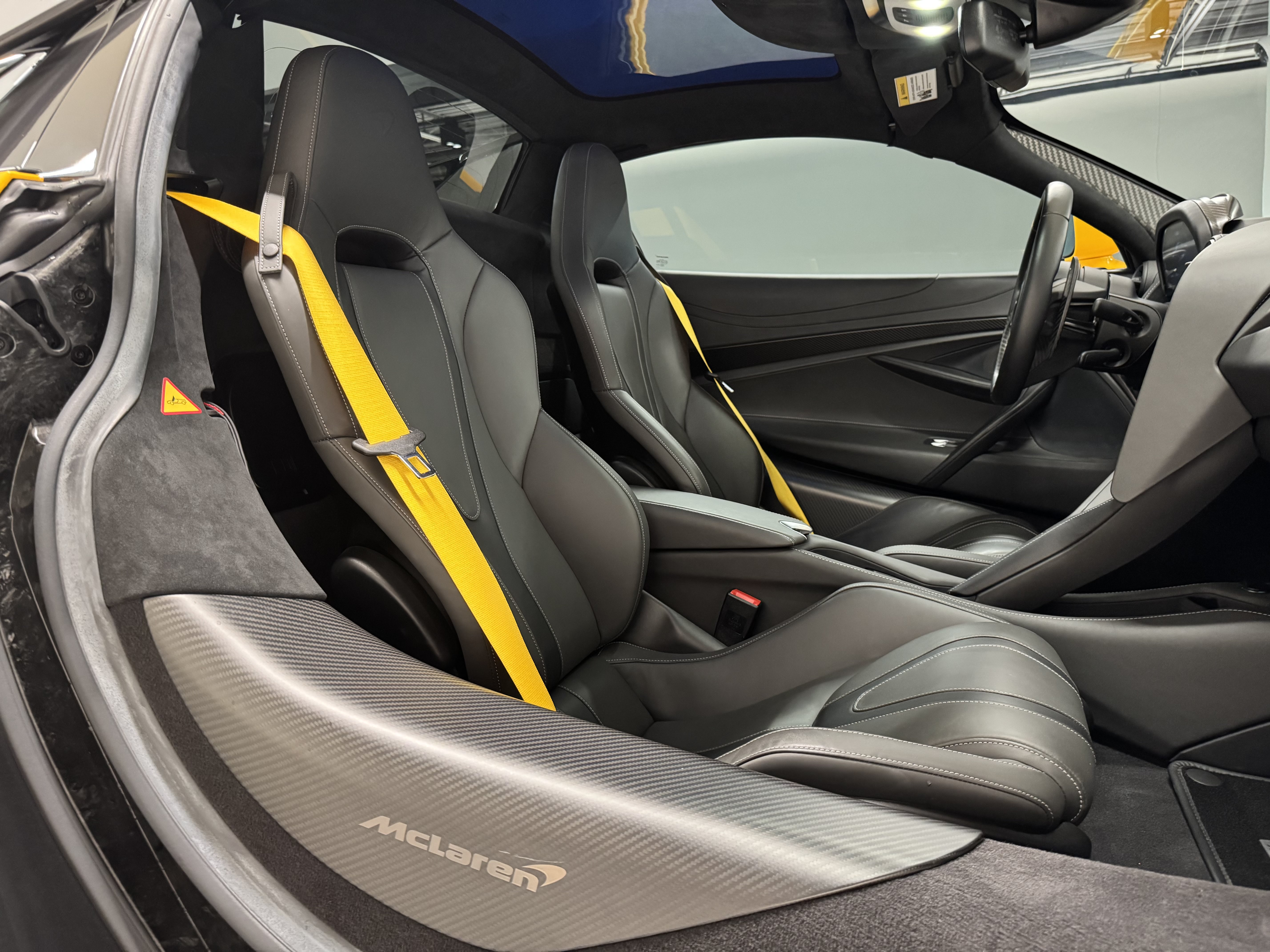 Used 2022 McLaren 720S Spider photo 10