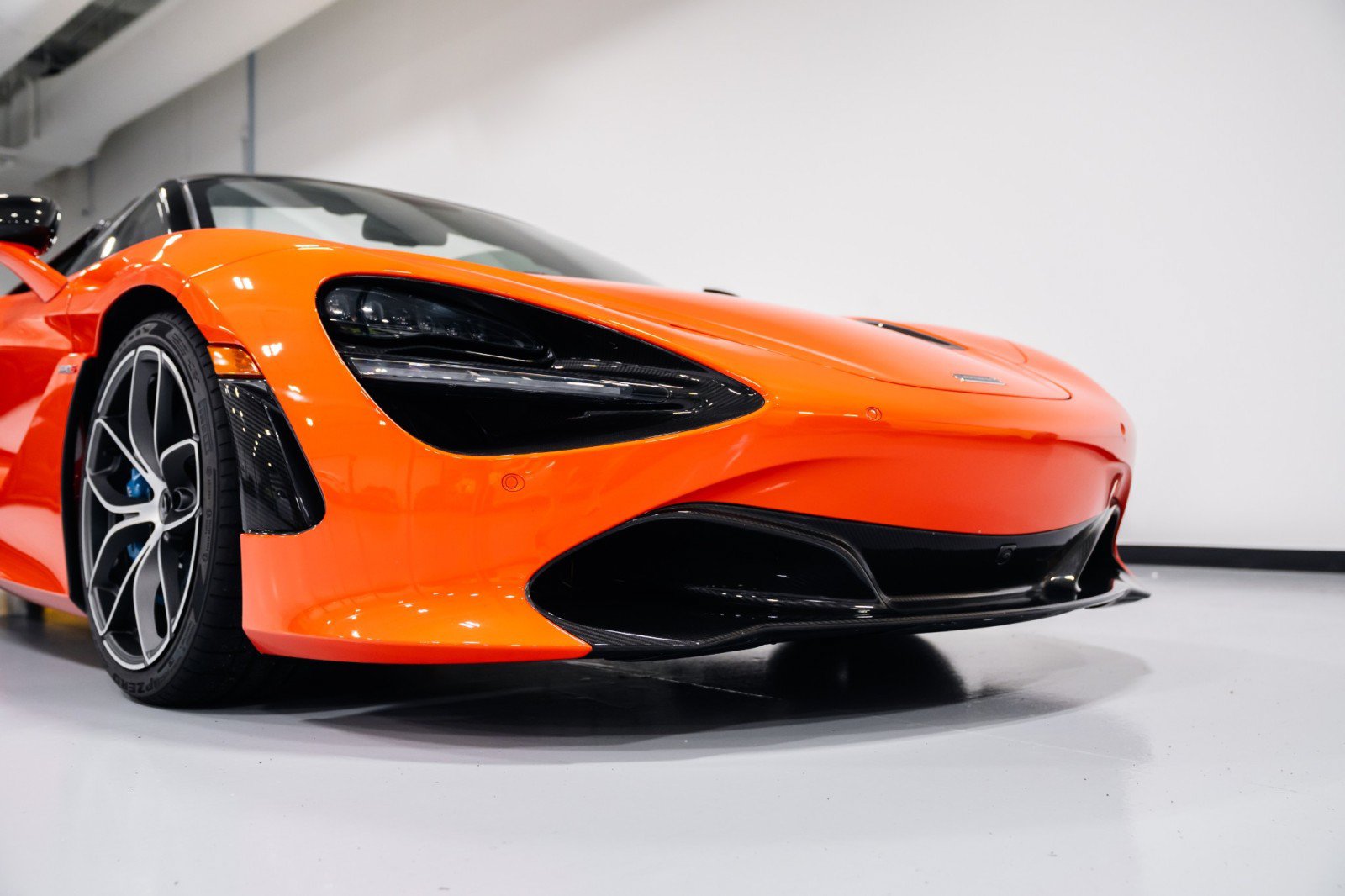 Used 2019 McLaren 720S Performance photo 27