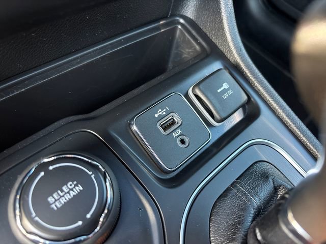 2021 Jeep Cherokee Latitude Lux 80th Anniv