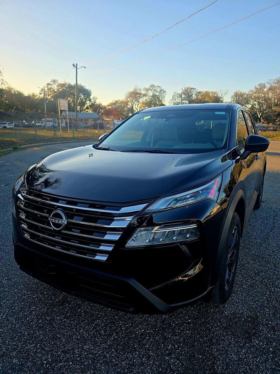Used 2025 Nissan Rogue SV