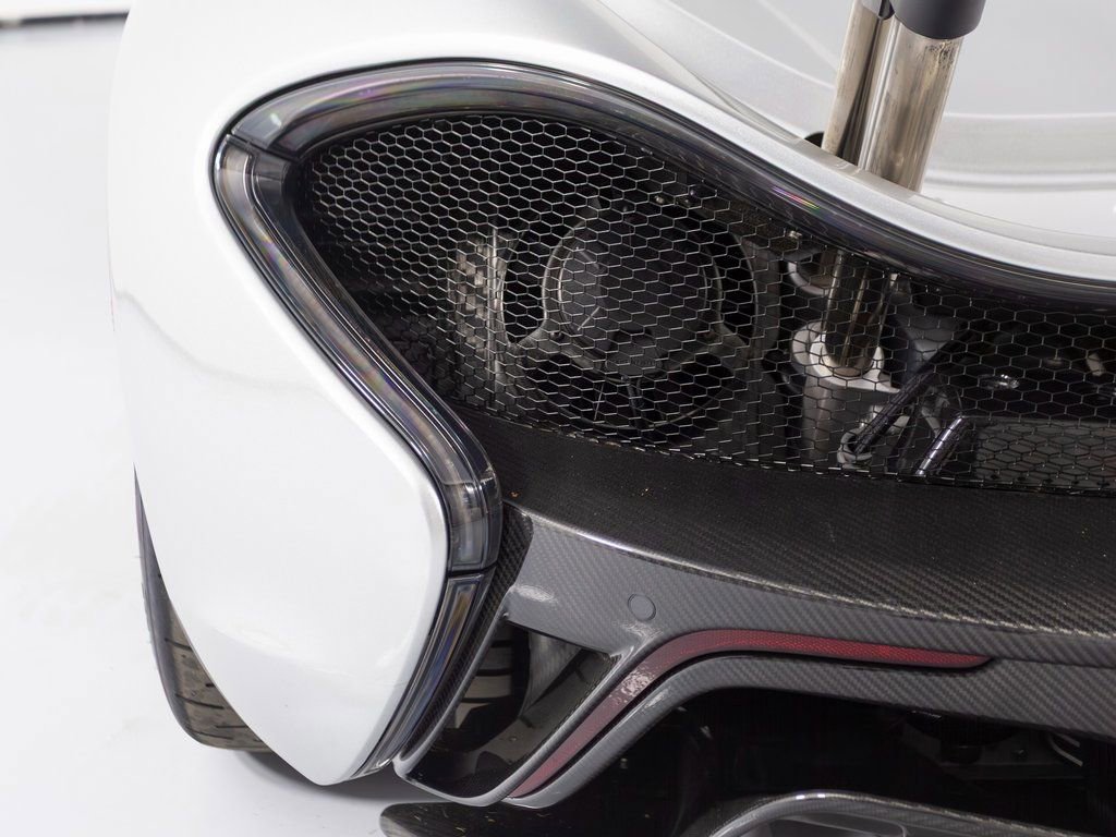 Used 2014 McLaren P1 photo 79