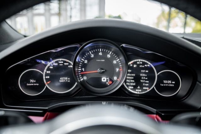 2023 Porsche Cayenne Platinum Edition