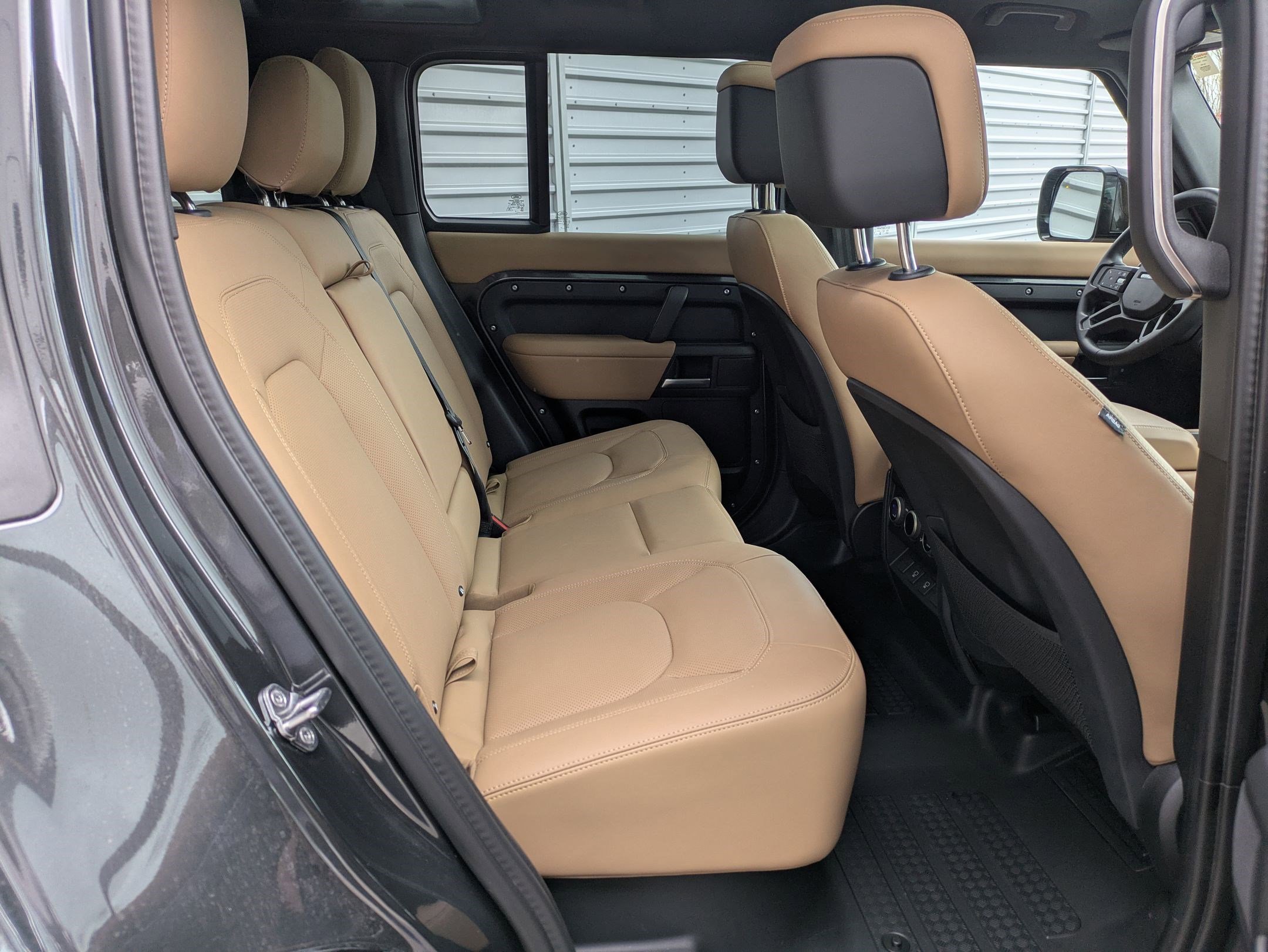 2025 Land Rover Defender 110 X-Dynamic SE