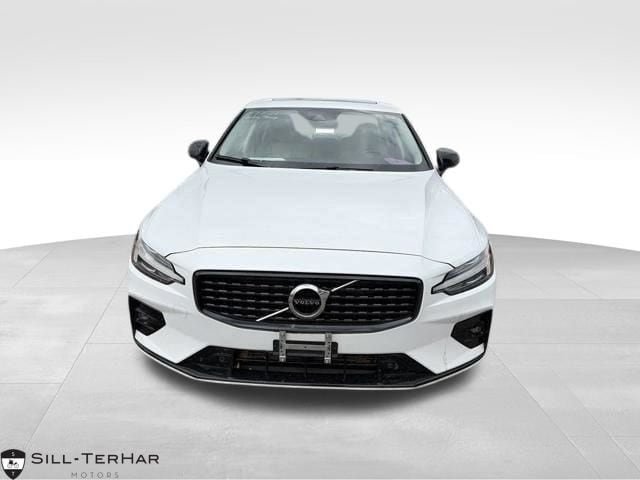 Used 2021 Volvo S60 T5 Momentum