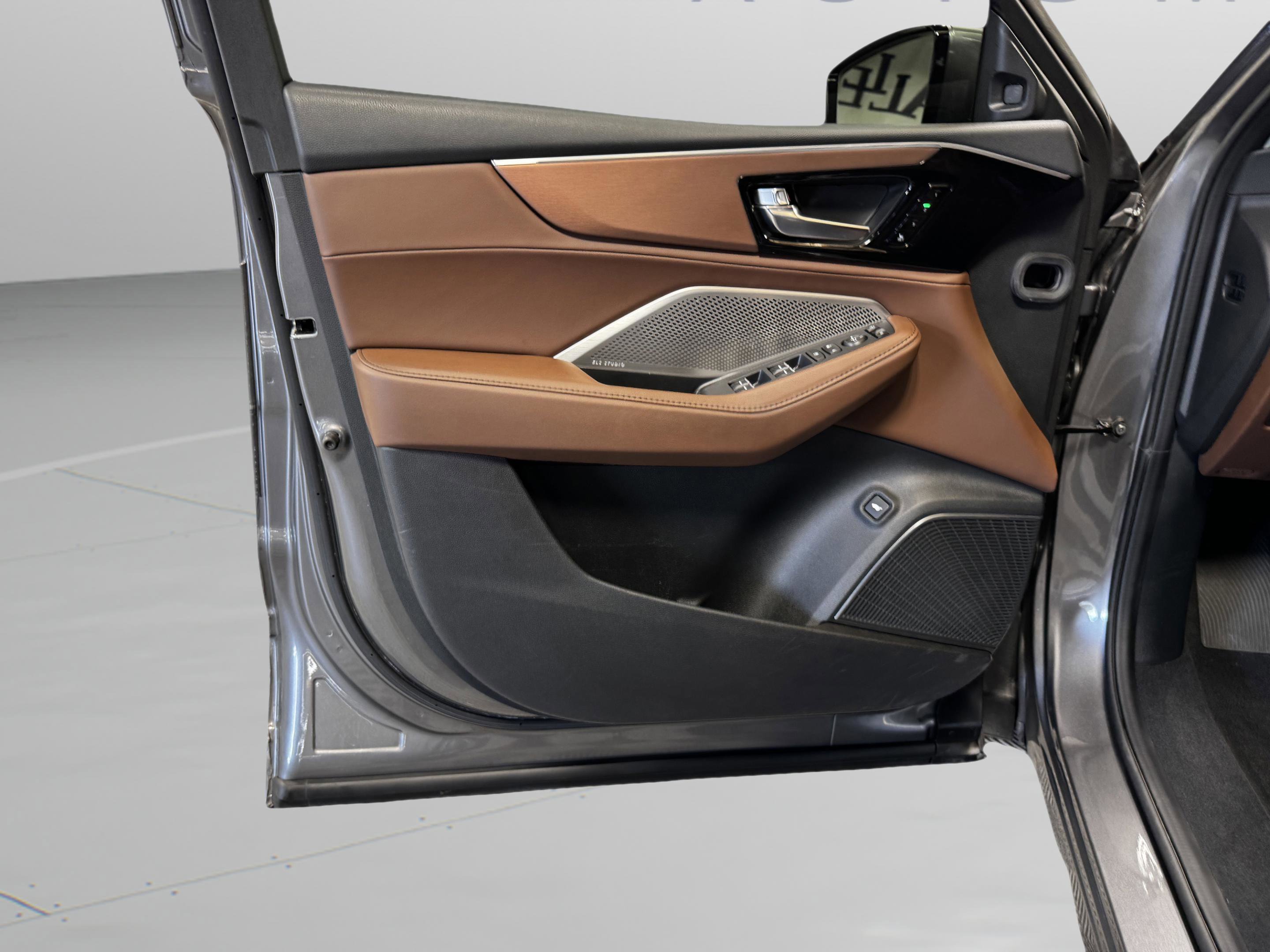 2023 Acura MDX FWD w/ Technology Package