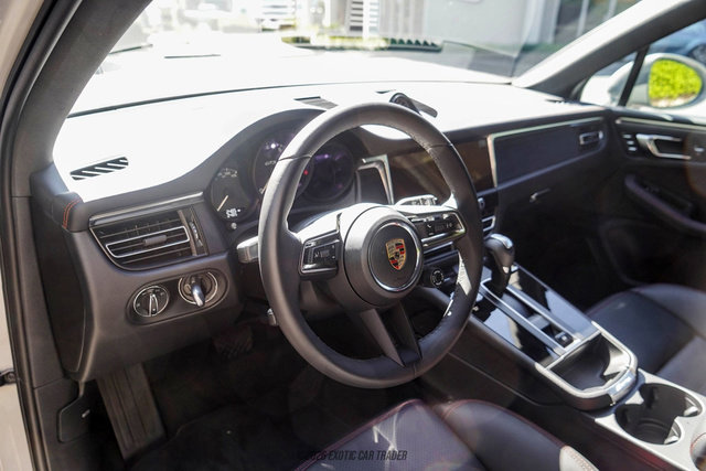 2025 Porsche Macan GTS