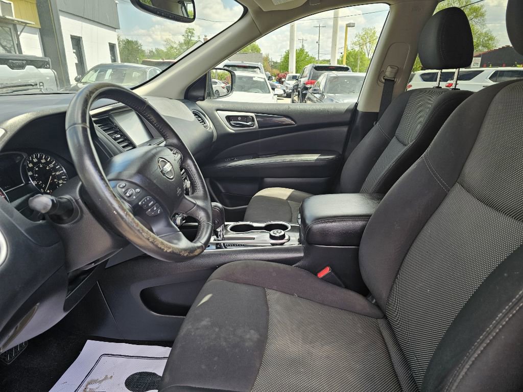 2020 Nissan Pathfinder SV