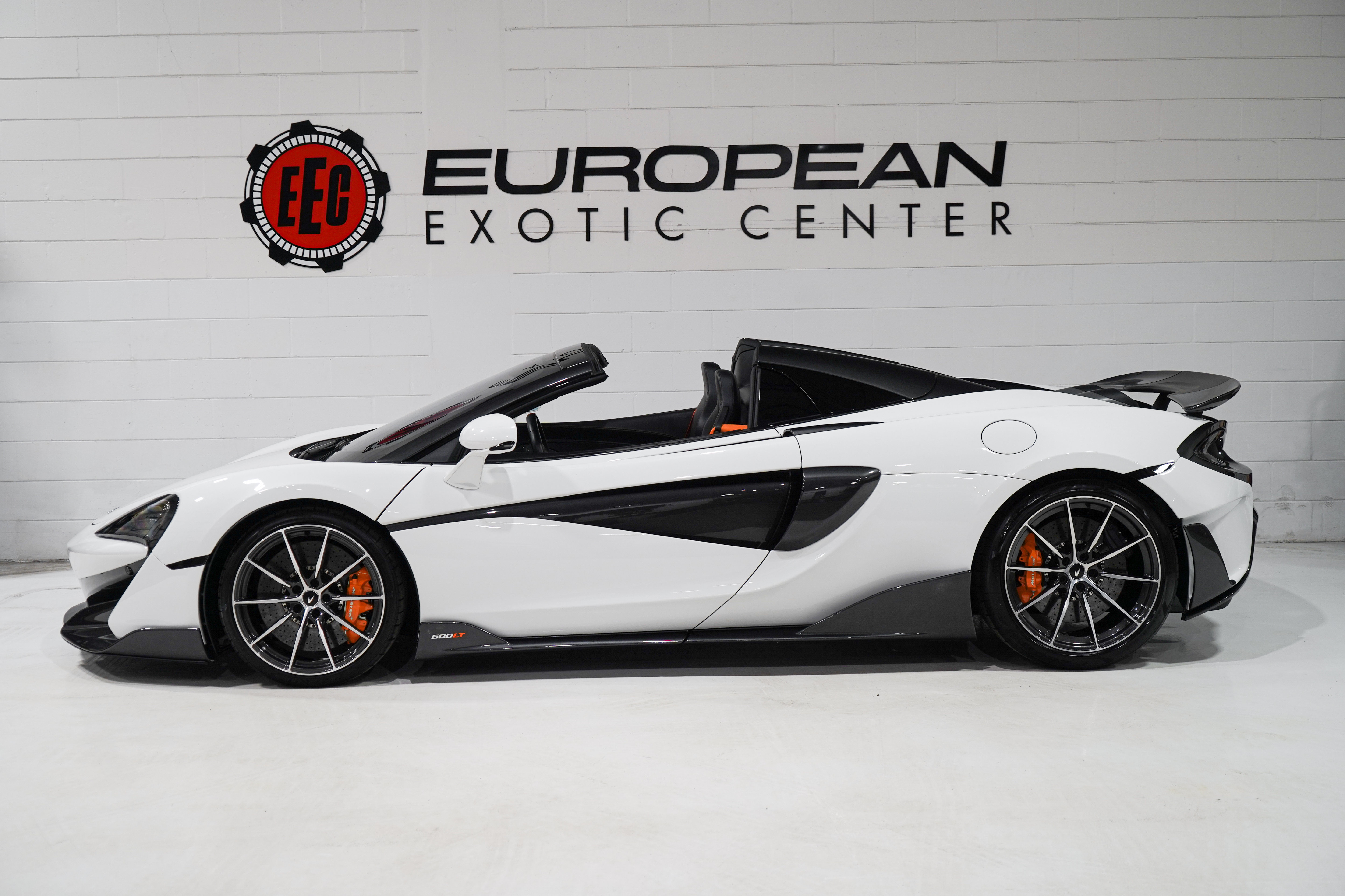 Used 2020 McLaren 600LT Spider photo 8