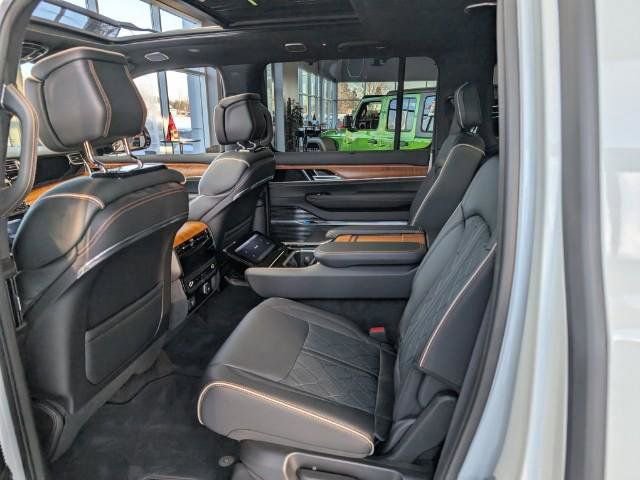 2025 Jeep Grand Wagoneer Series III