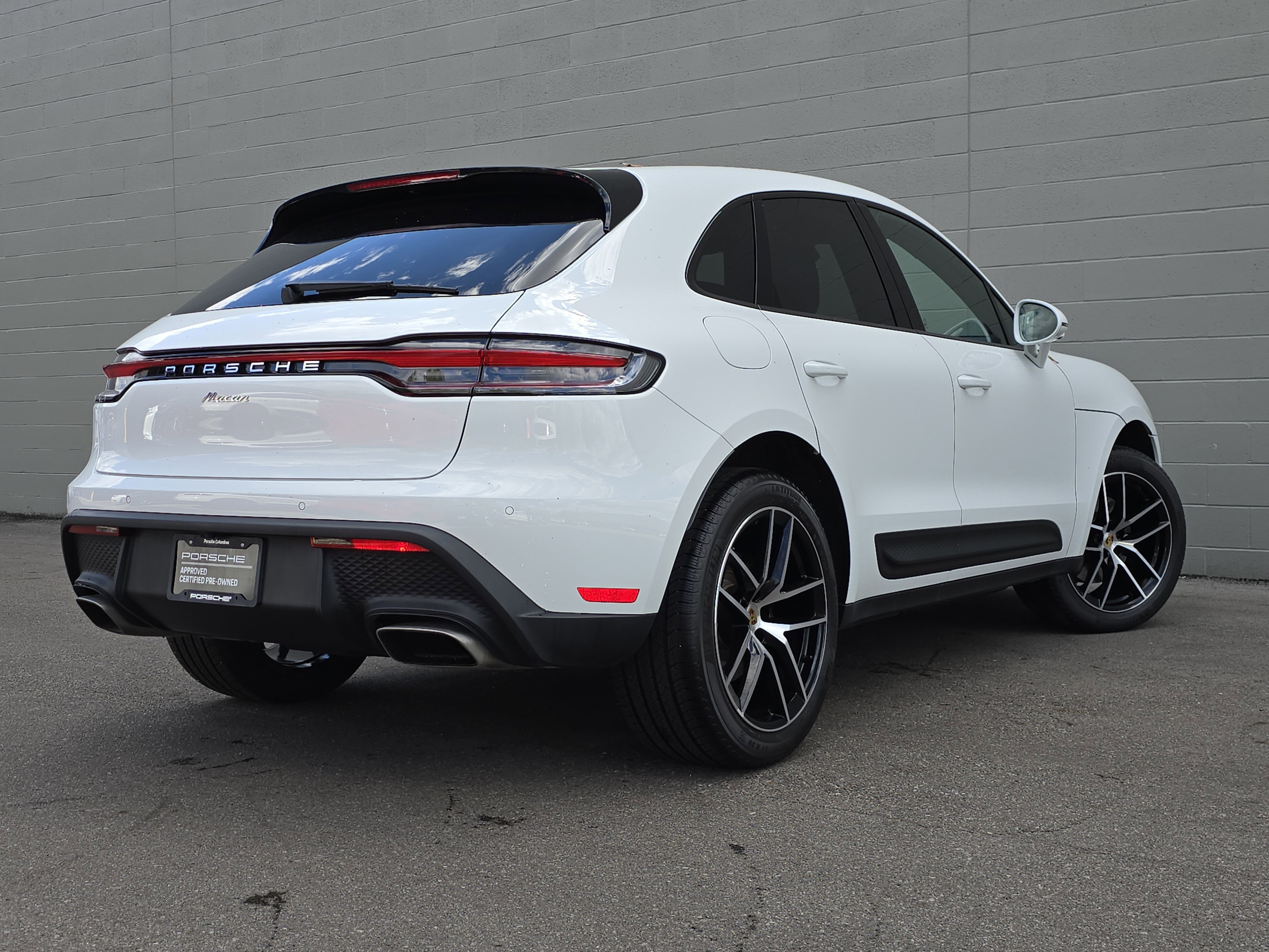 2025 Porsche Macan