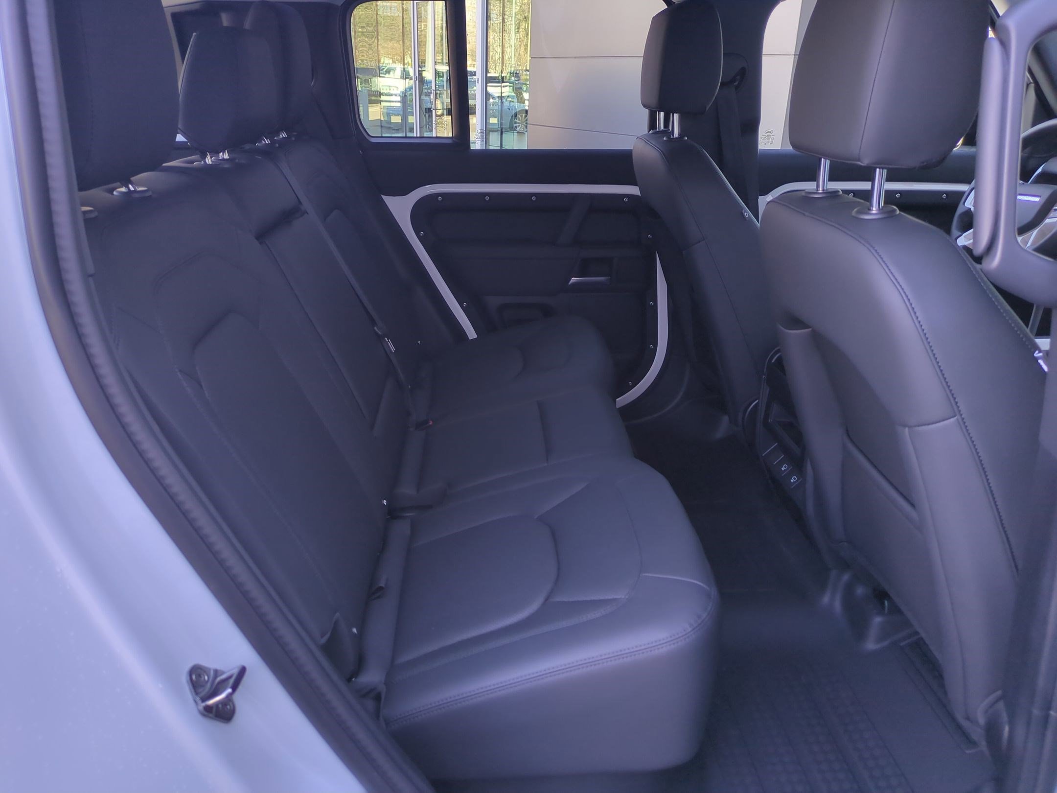 2025 Land Rover Defender 110 S