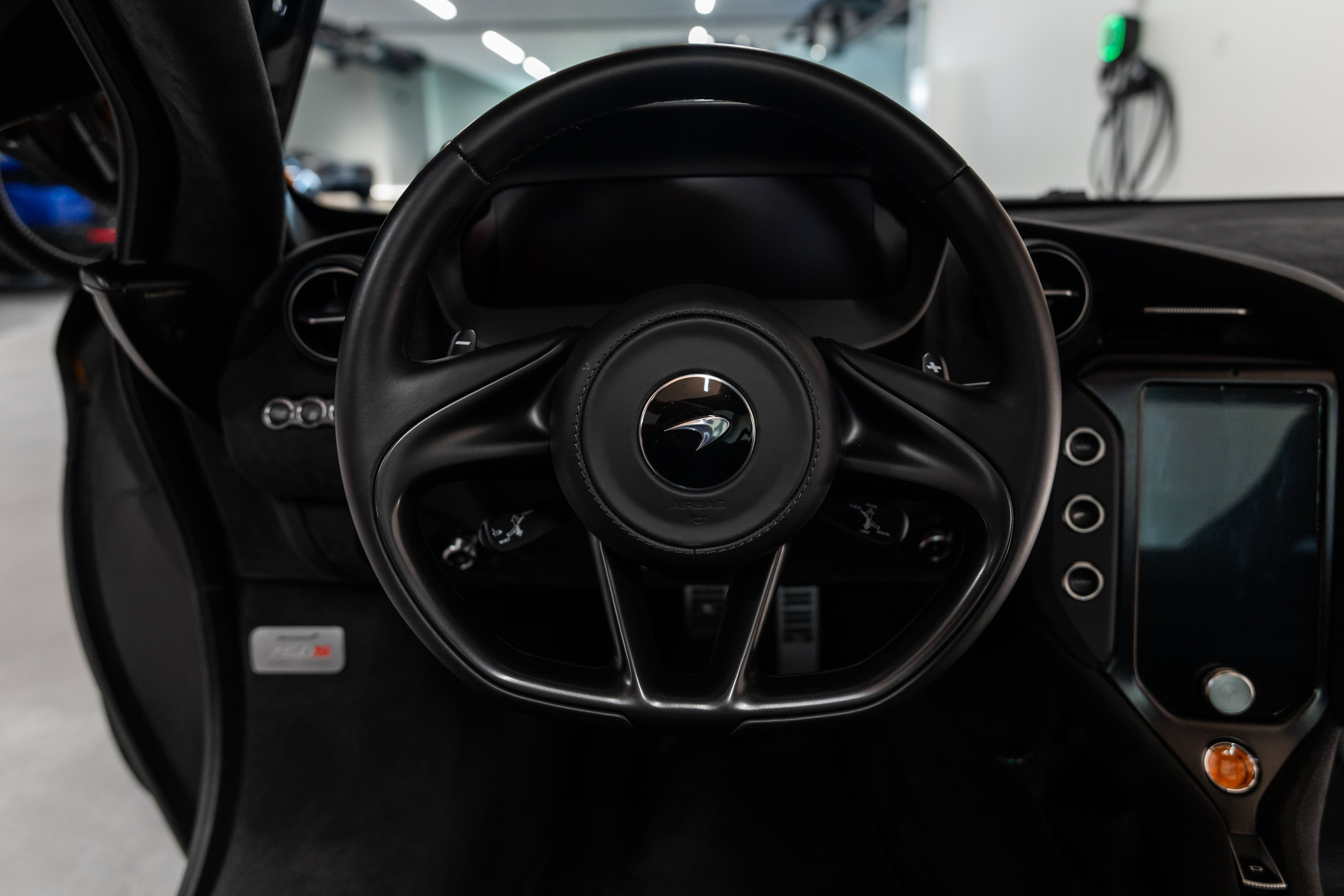 New 2025 McLaren 750S photo 32