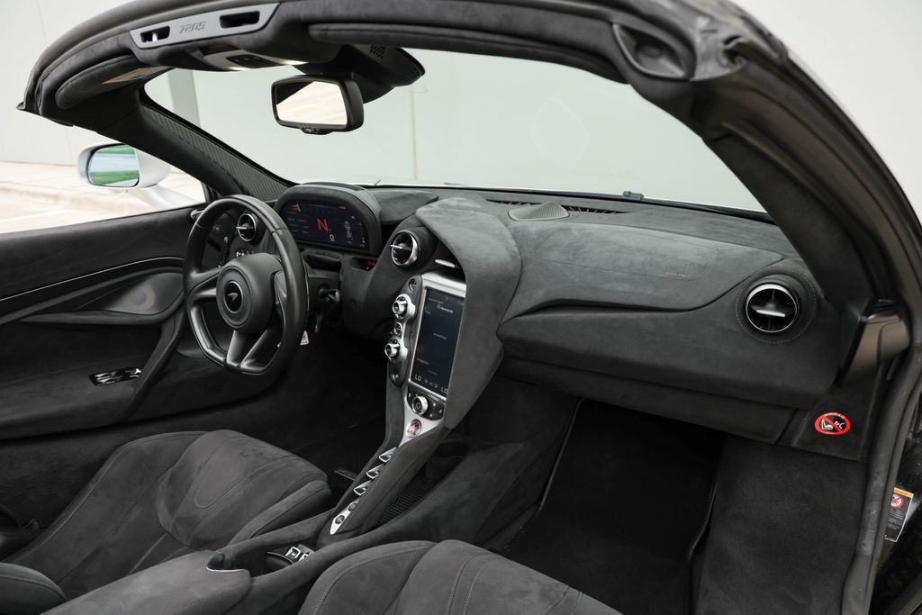 Used 2020 McLaren 720S Performance photo 22
