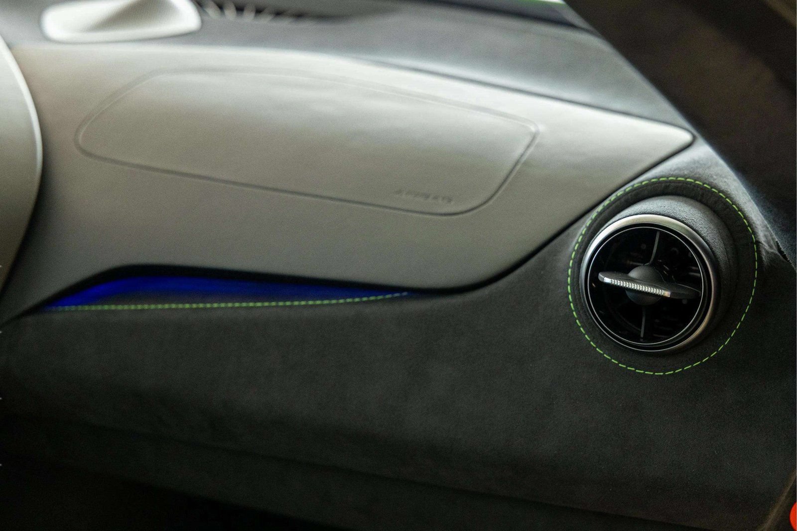 New 2026 McLaren 750S photo 31