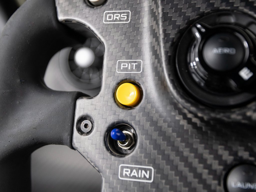 Used 2015 McLaren P1 photo 33