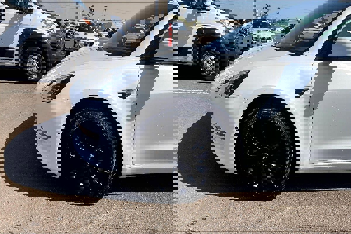 2023 Tesla Model 3 Standard Range