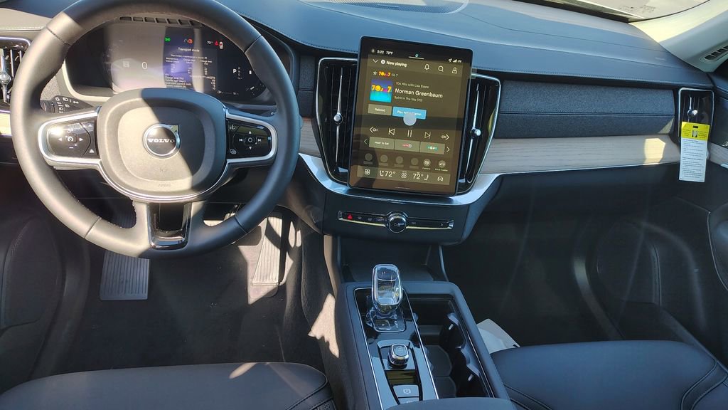 2026 Volvo Xc90 B6 Plus