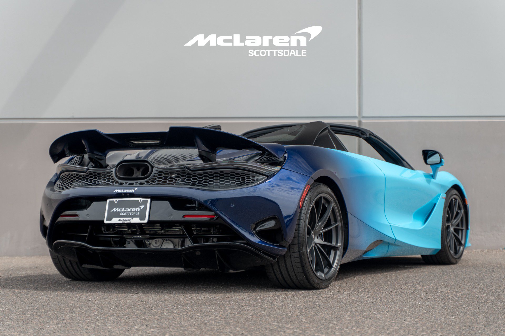 Used 2025 McLaren 750S Spider photo 7