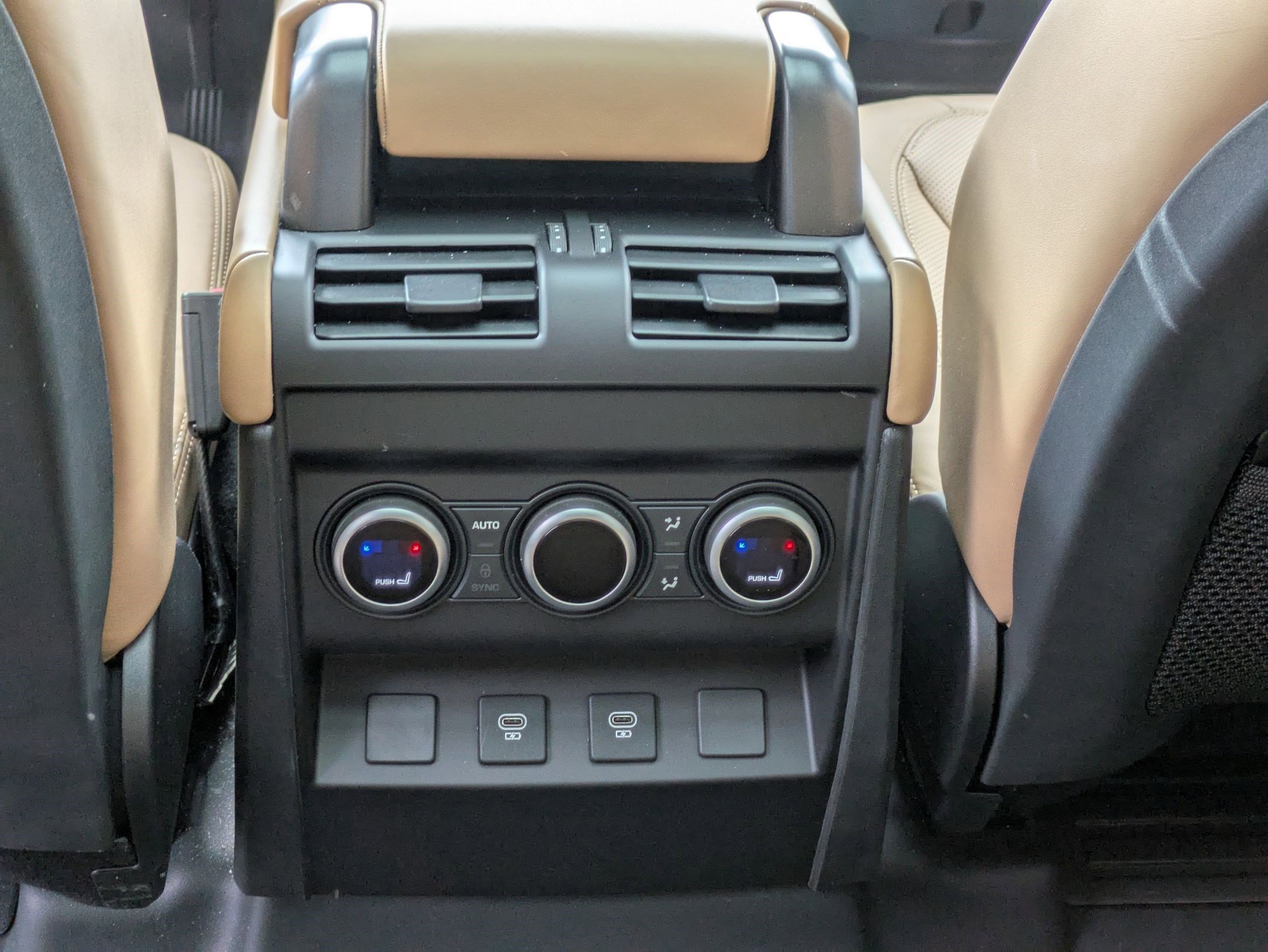 2025 Land Rover Defender 110 X-Dynamic SE