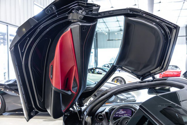 Used 2018 McLaren 720S Performance photo 36