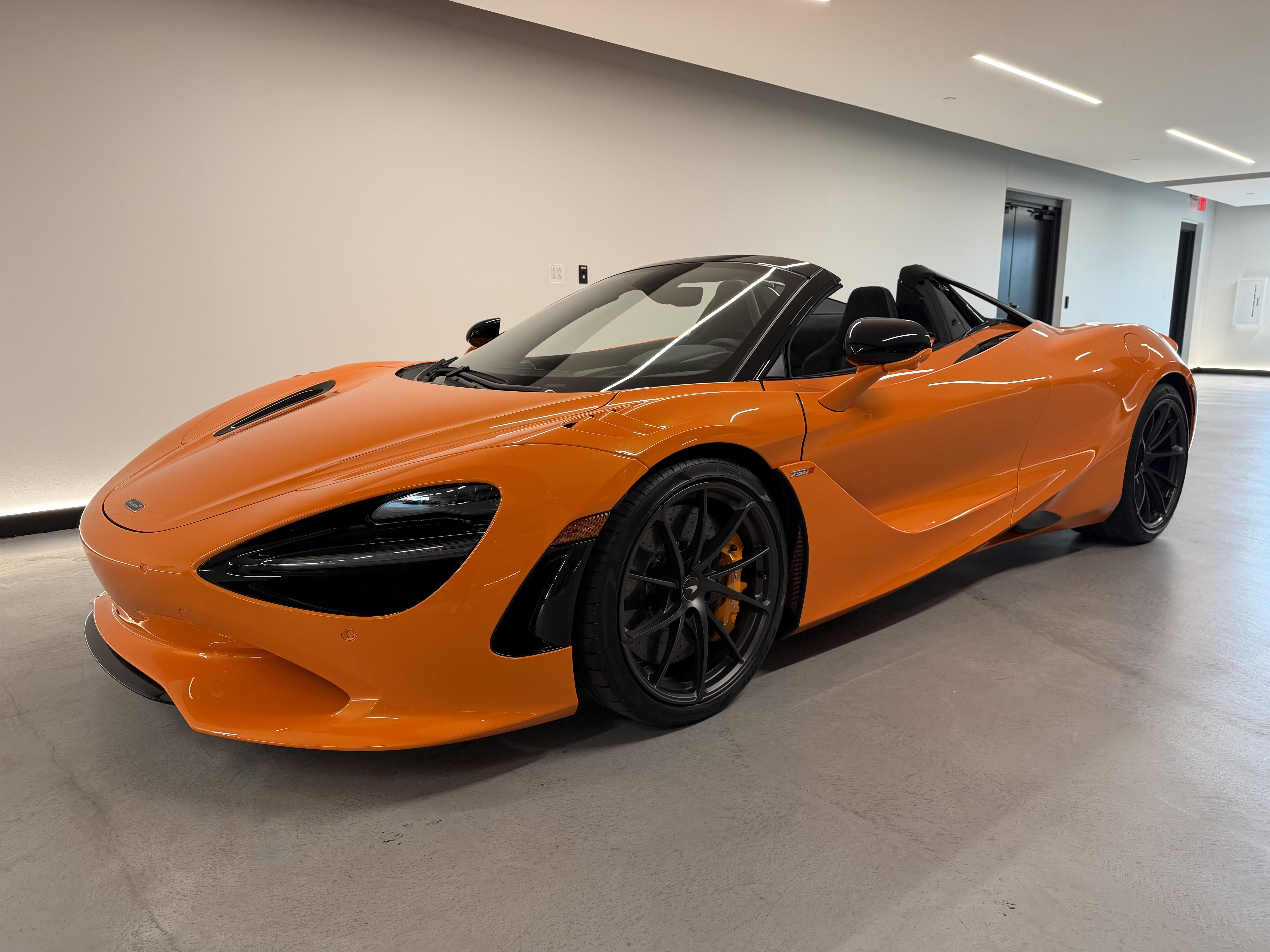 Used 2027 McLaren 750S Spider photo 14