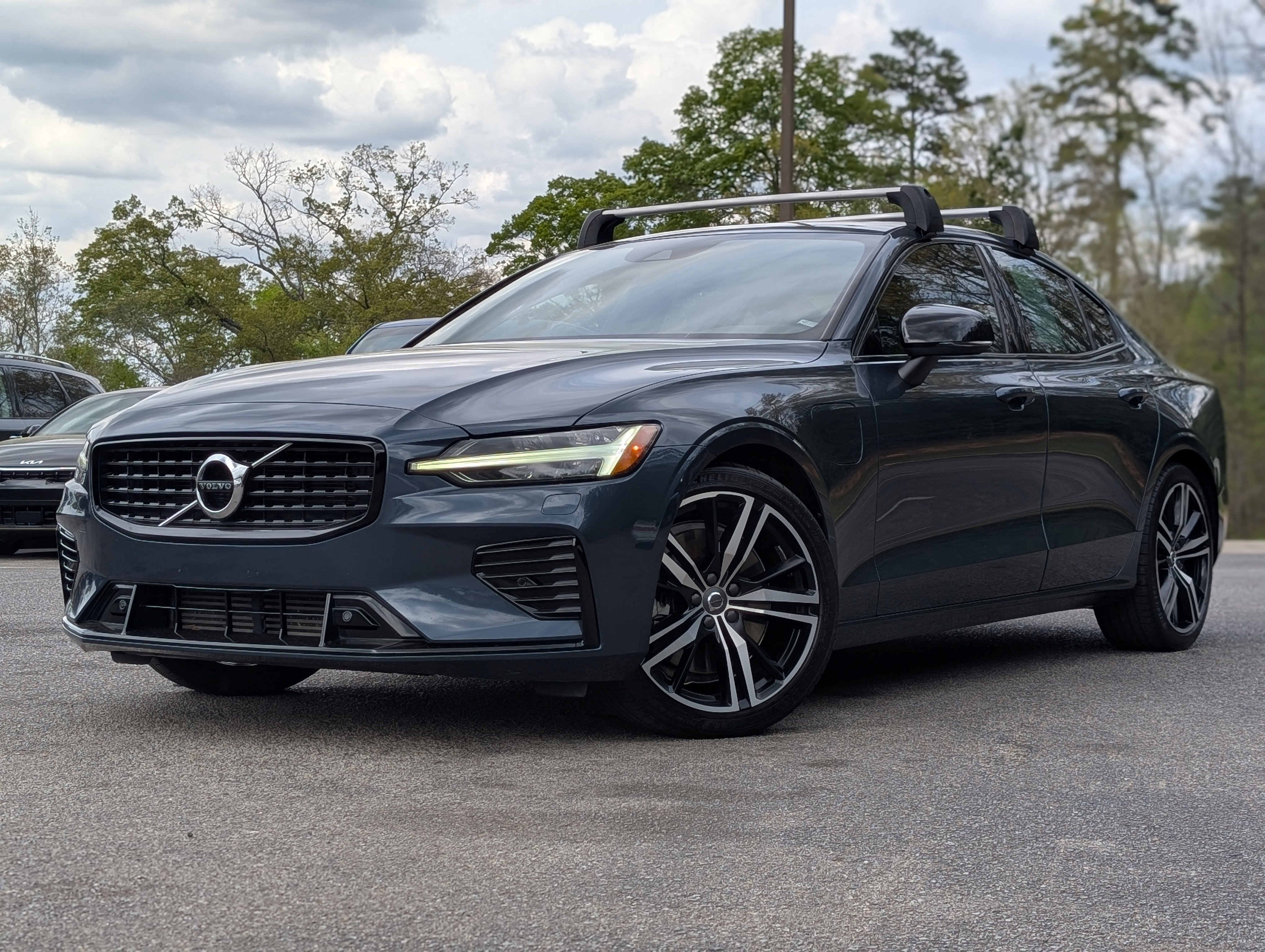 2022 Volvo S60 T8 R-Design