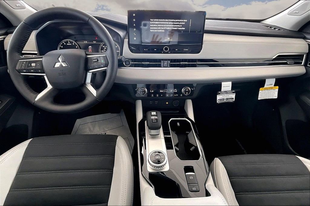 2026 Mitsubishi Outlander FWD