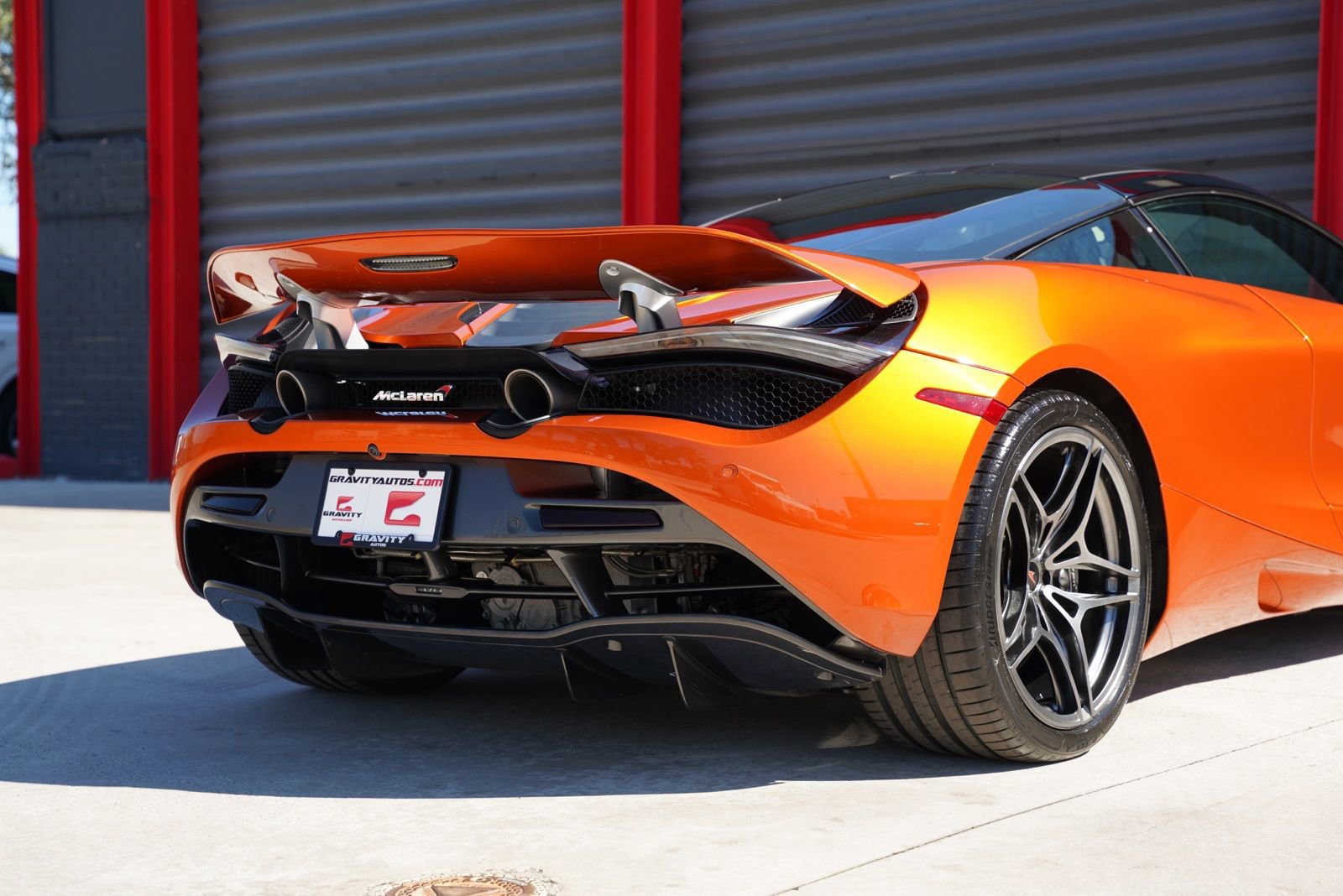 Used 2018 McLaren 720S Luxury photo 8