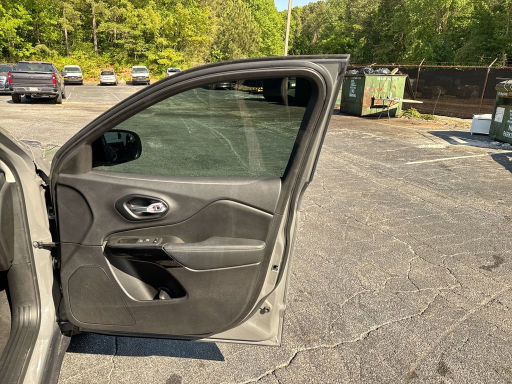 2023 Jeep Cherokee Altitude Lux