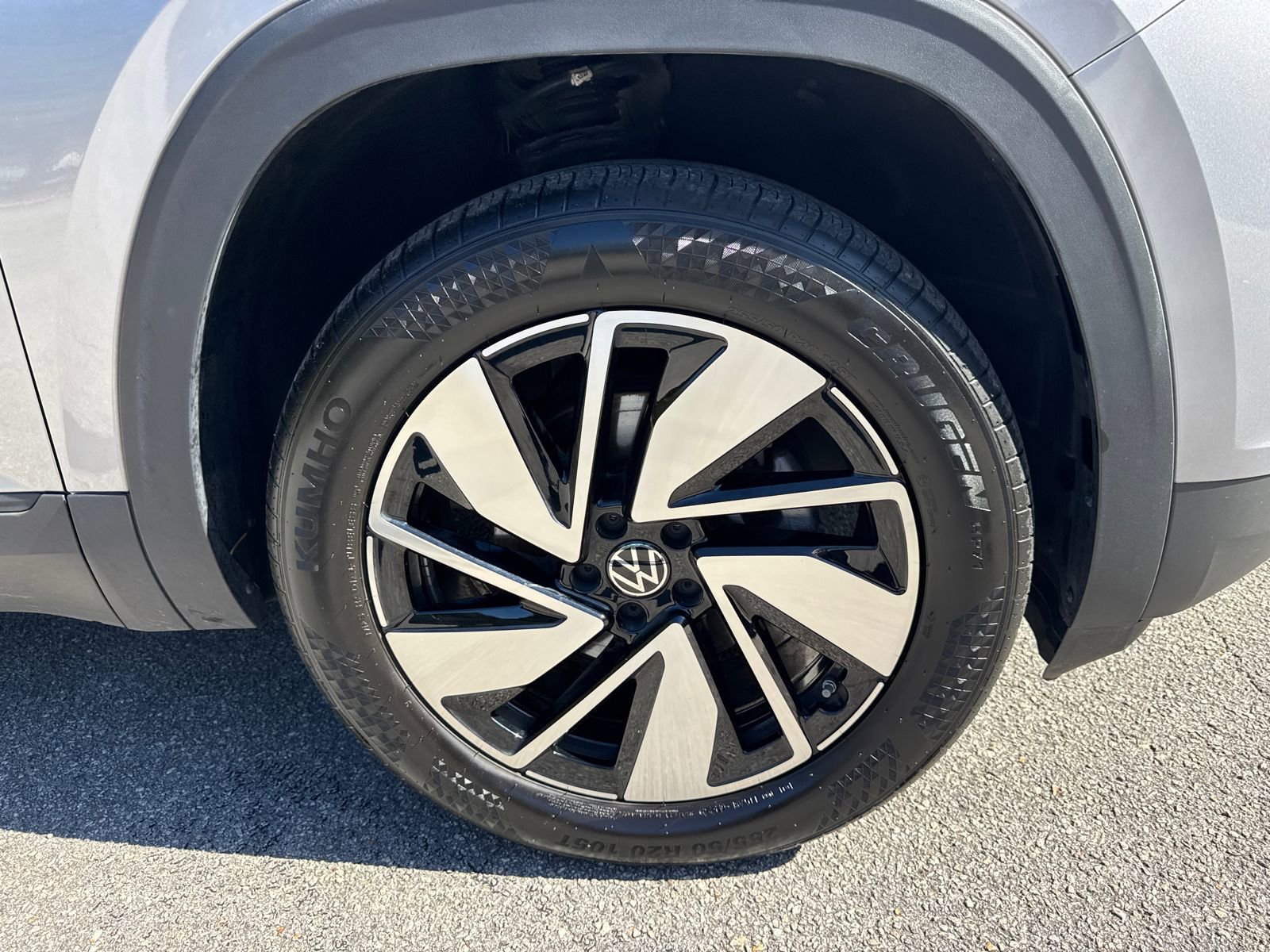 2025 Volkswagen Atlas SE