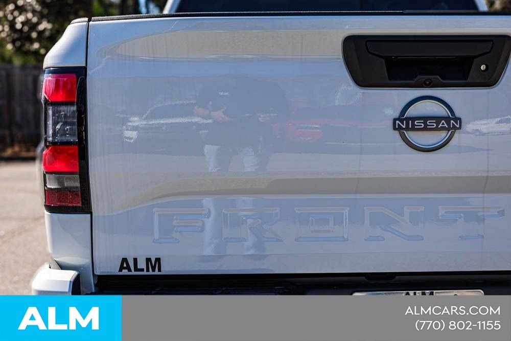 2025 Nissan Frontier SV