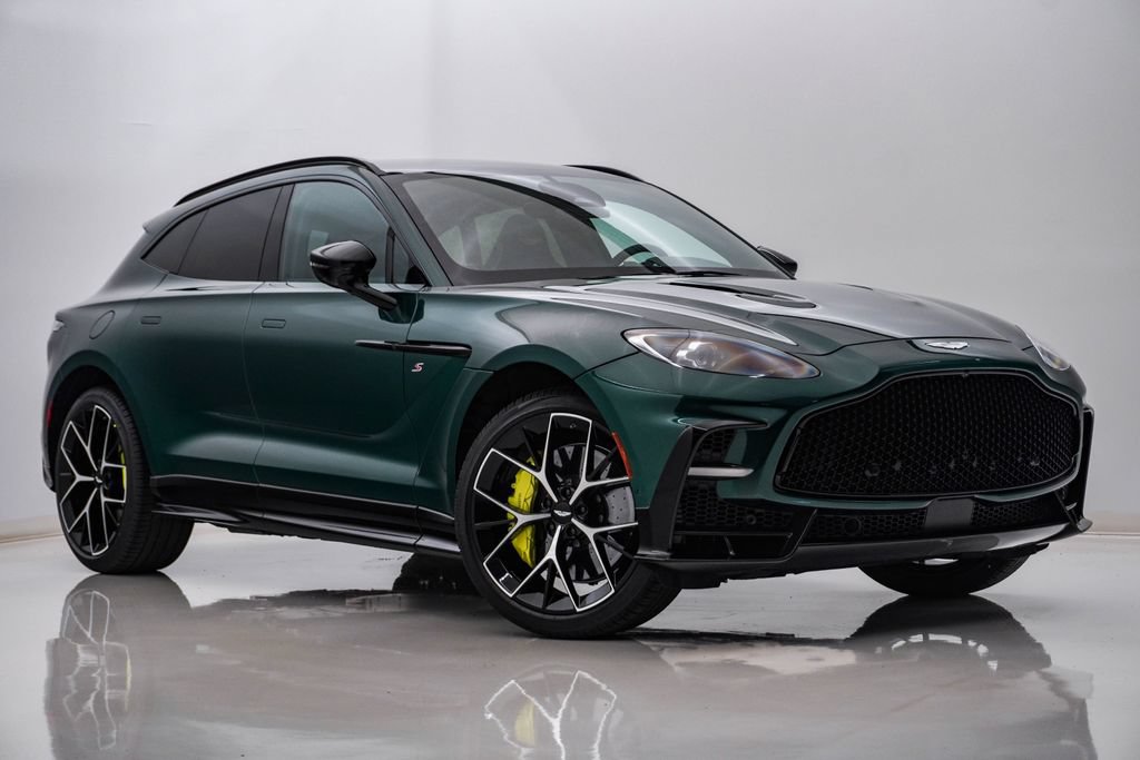New 2026 Aston Martin DBX 707